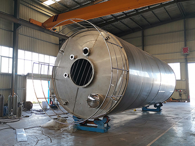 Silos y Tanques de Almacenamiento